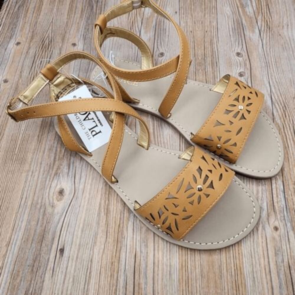 NWT The‎ Children's Place Tan strappy buckle sandals Youth size 4
